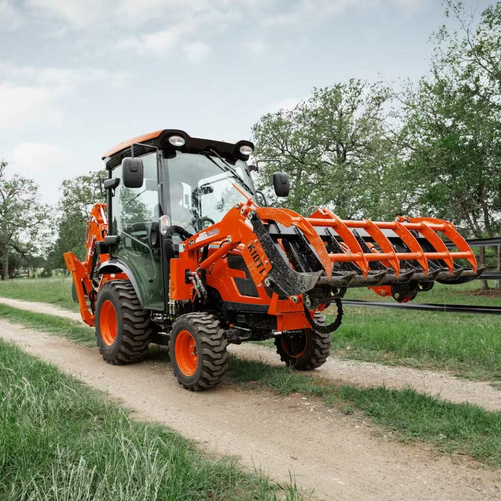 Kioti CX2510 with loader